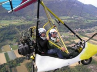  Certificate and two-seater qualification in microlight 